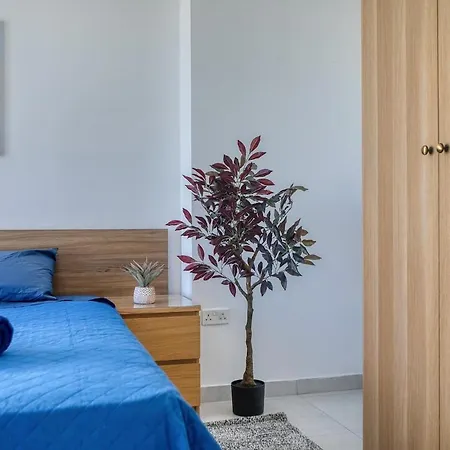 Penthouse 2br Peaceful Balcony