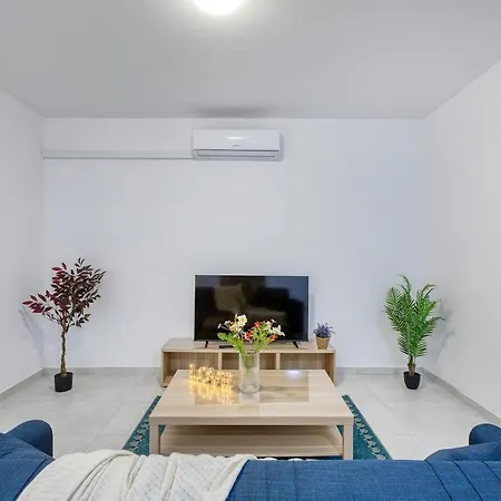 Penthouse 2br Peaceful Balcony *