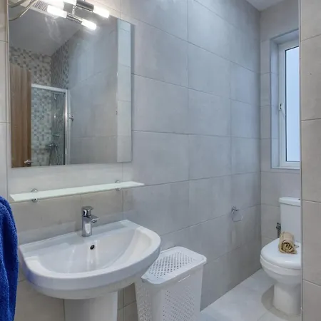 Апартаменты Penthouse 2br Peaceful Balcony Gzira